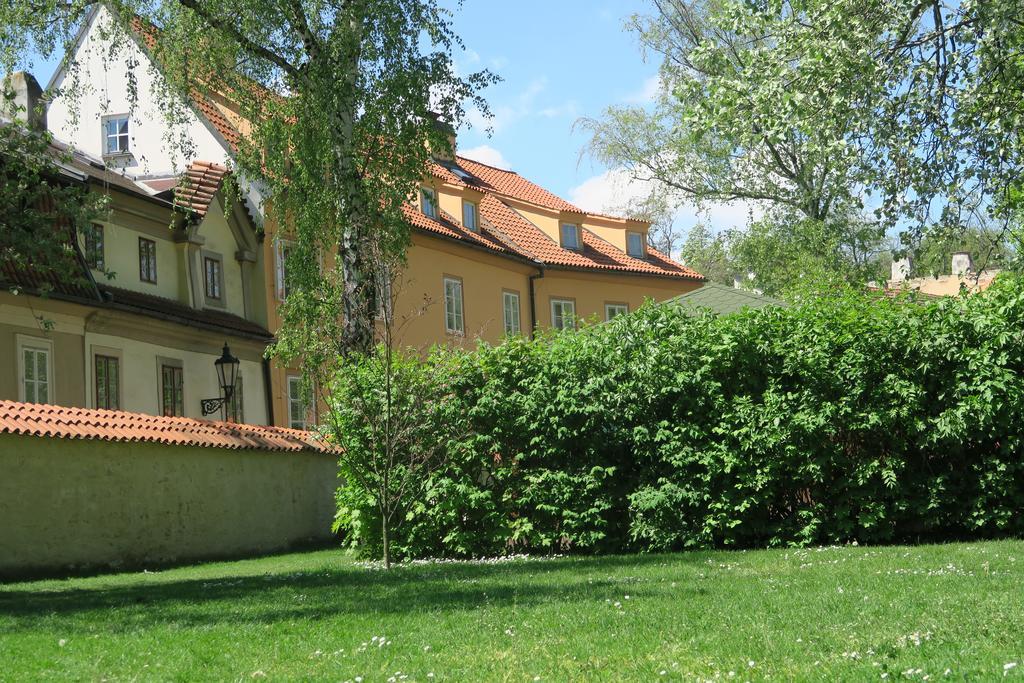 Apartment Garden Castle Prag